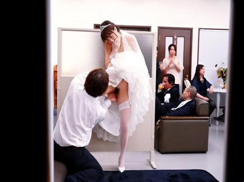 Hiếp dâm cô dâu trong ngày cưới