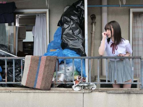 隣の家の汚い男