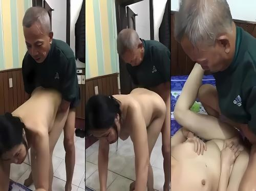Cụ ông được bạn già rủ đi chơi gái, đúng là gừng càng già càng cay anh em nhỉ
