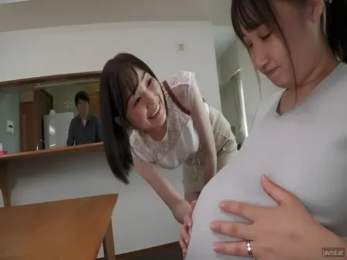 น้องสาวที่ตั้งครรภ์ให้พี่สาวดูแลสามีแทนฉัน